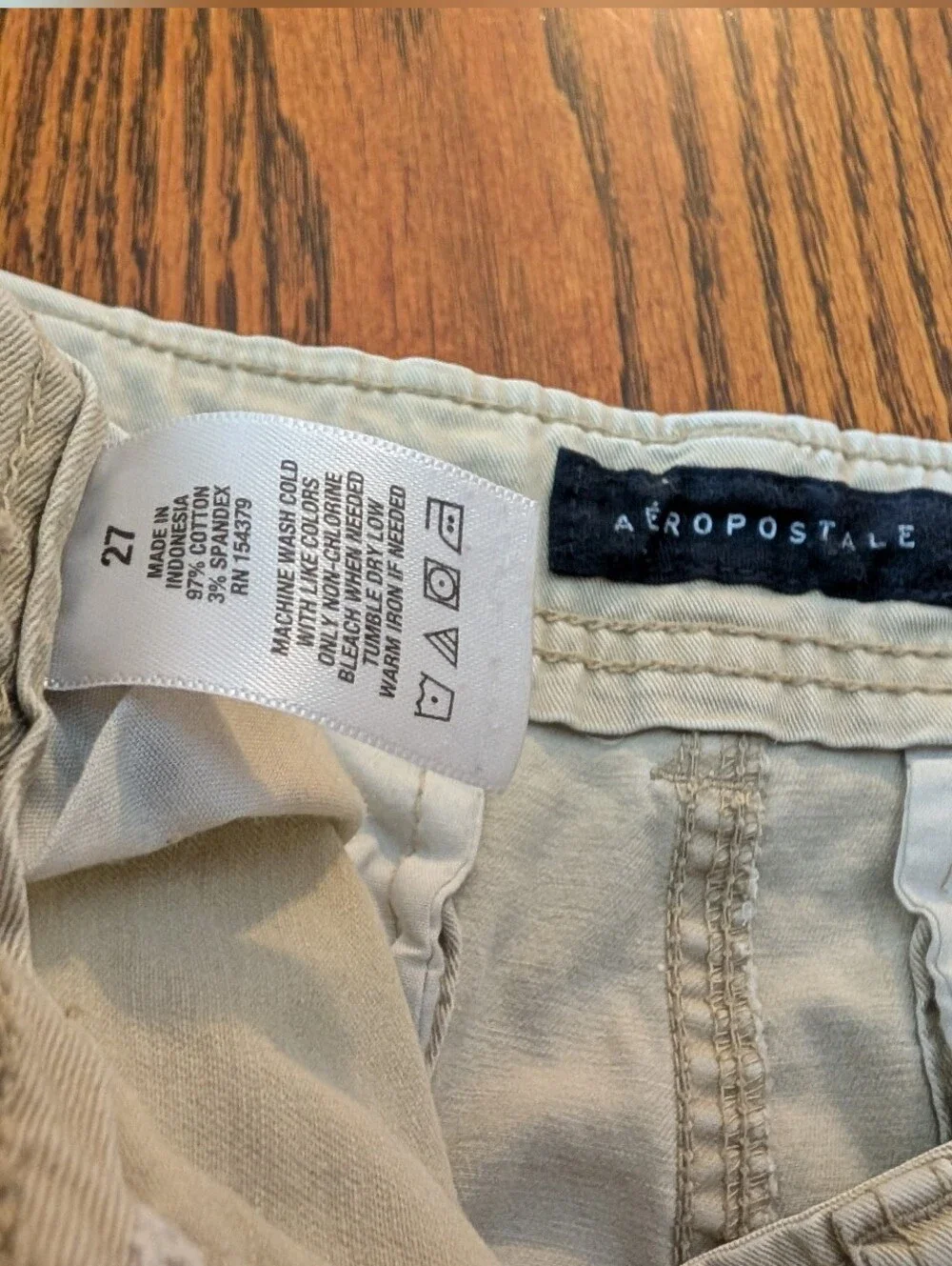 Aeropostale Men's Light Khaki Cargo Shorts